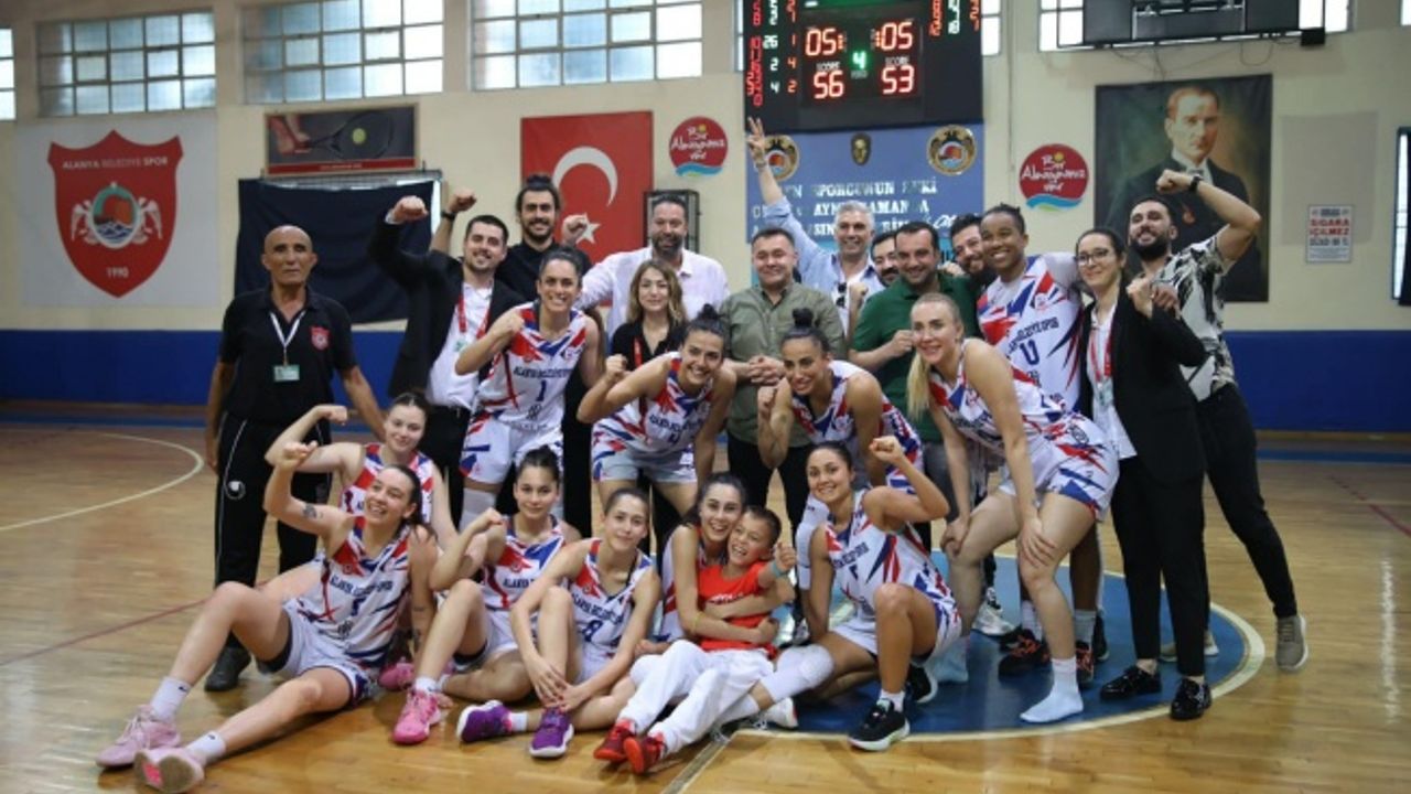 ALANYA BELEDİYESPOR, SÜPER LİGE KOŞUYOR