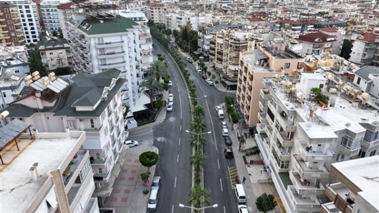 HAL KAVŞAĞI VE YUNUS EMRE CADDESİ SİL BAŞTAN YENİLENDİ