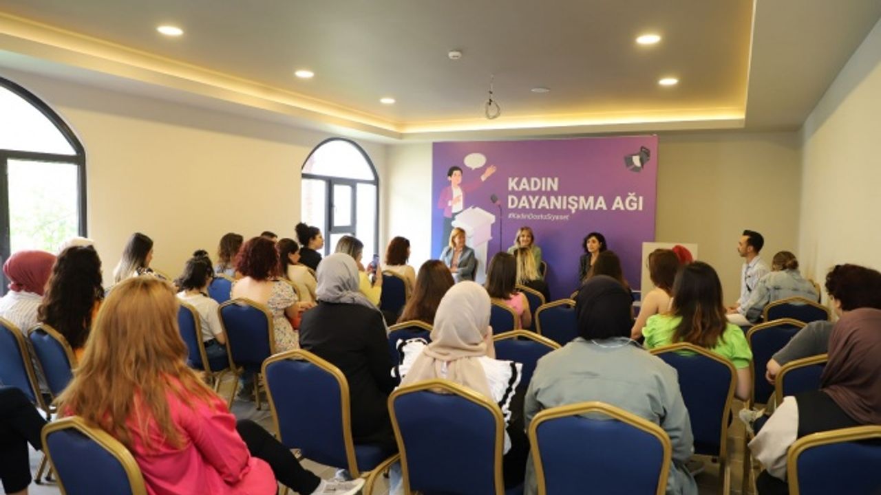 KADIN DOSTU SİYASETİ KADIN MECLİS ÜYELERİ ANLATTI