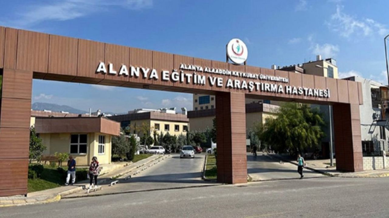 Alanya’da antibiyotik içerek canına kıymak istedi