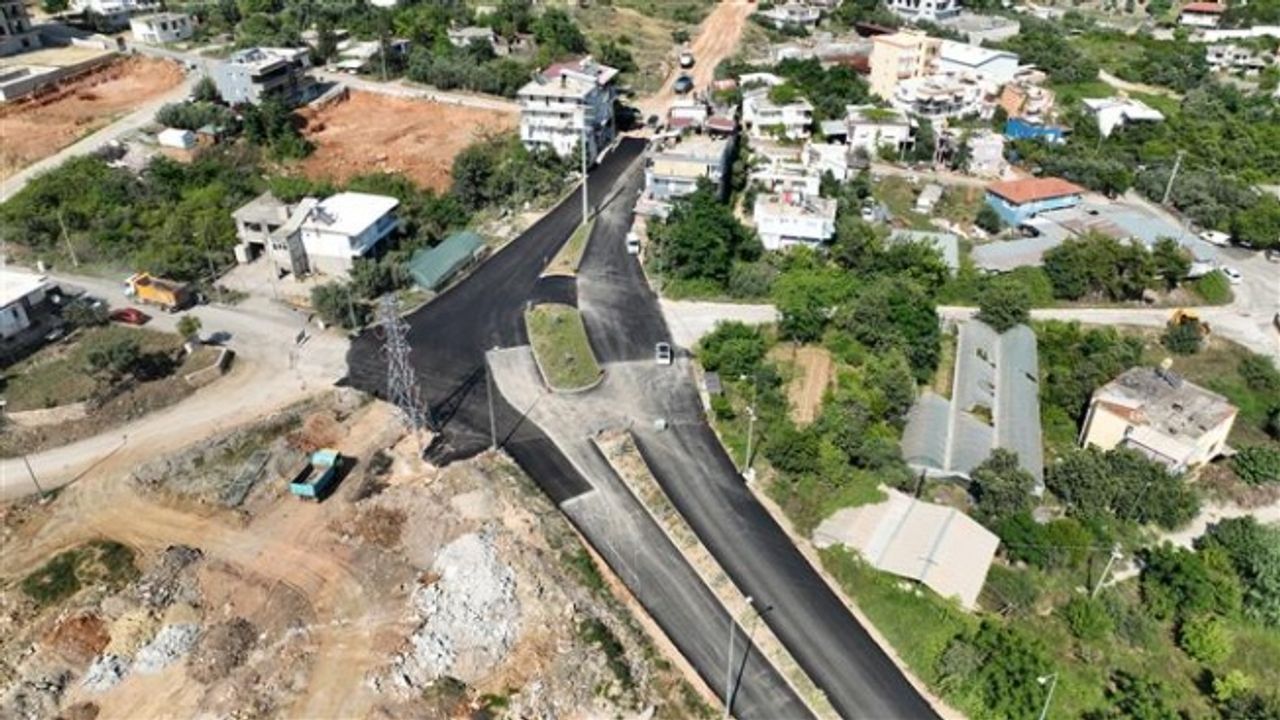 ÇIPLAKLI KAZIM KARABEKİR CADDESİ ASFALTLA BULUŞUYOR