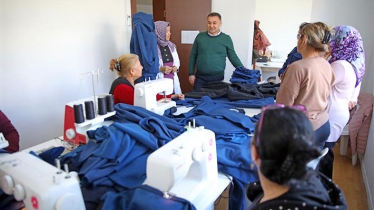KADINLARIMIZIN EL EMEĞİ GÖZ NURU ESERLERİ VATANDAŞLARIMIZLA BULUŞMAYA HAZIR