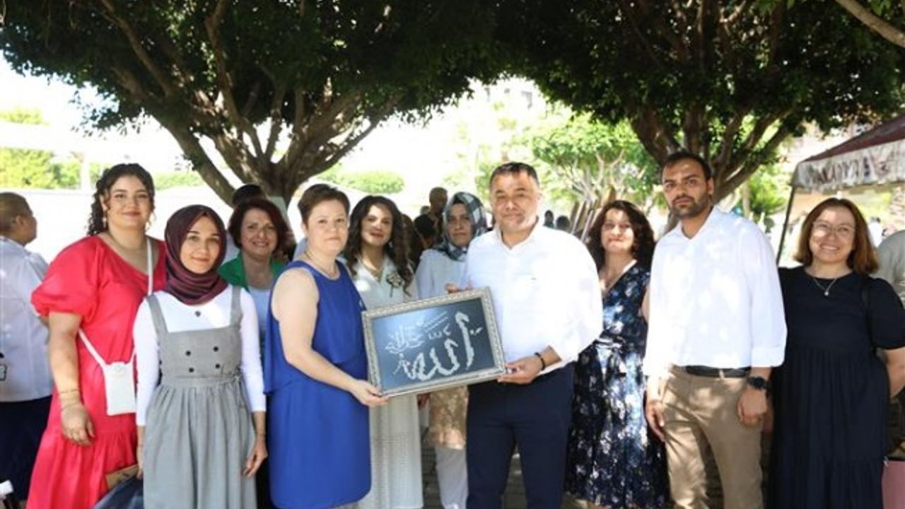MAHMUTLAR’DA EL SANATLARI KURSLARI YIL SONU SERGİSİ AÇILDI
