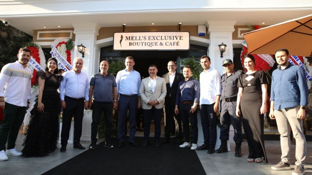 Mell’s Exclusive Boutique & Cafe’den gövde gösterisi