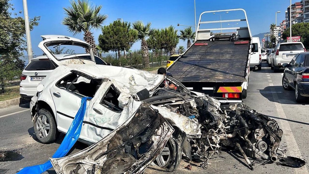 Alanya’da feci kazada belediye işçisi hayatını kaybetti