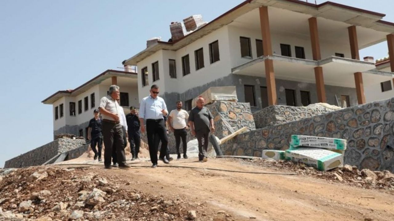 Güzelbağ'da evler inşa ediliyor