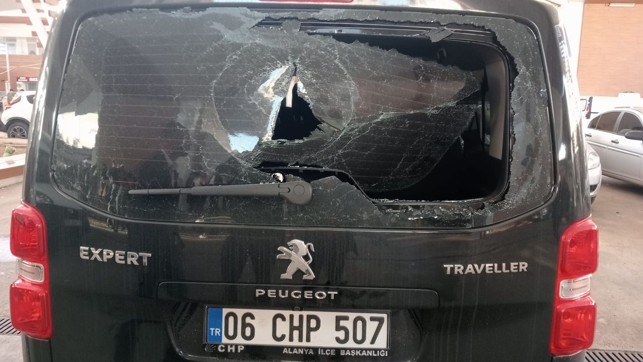 CHP aracına saldırı