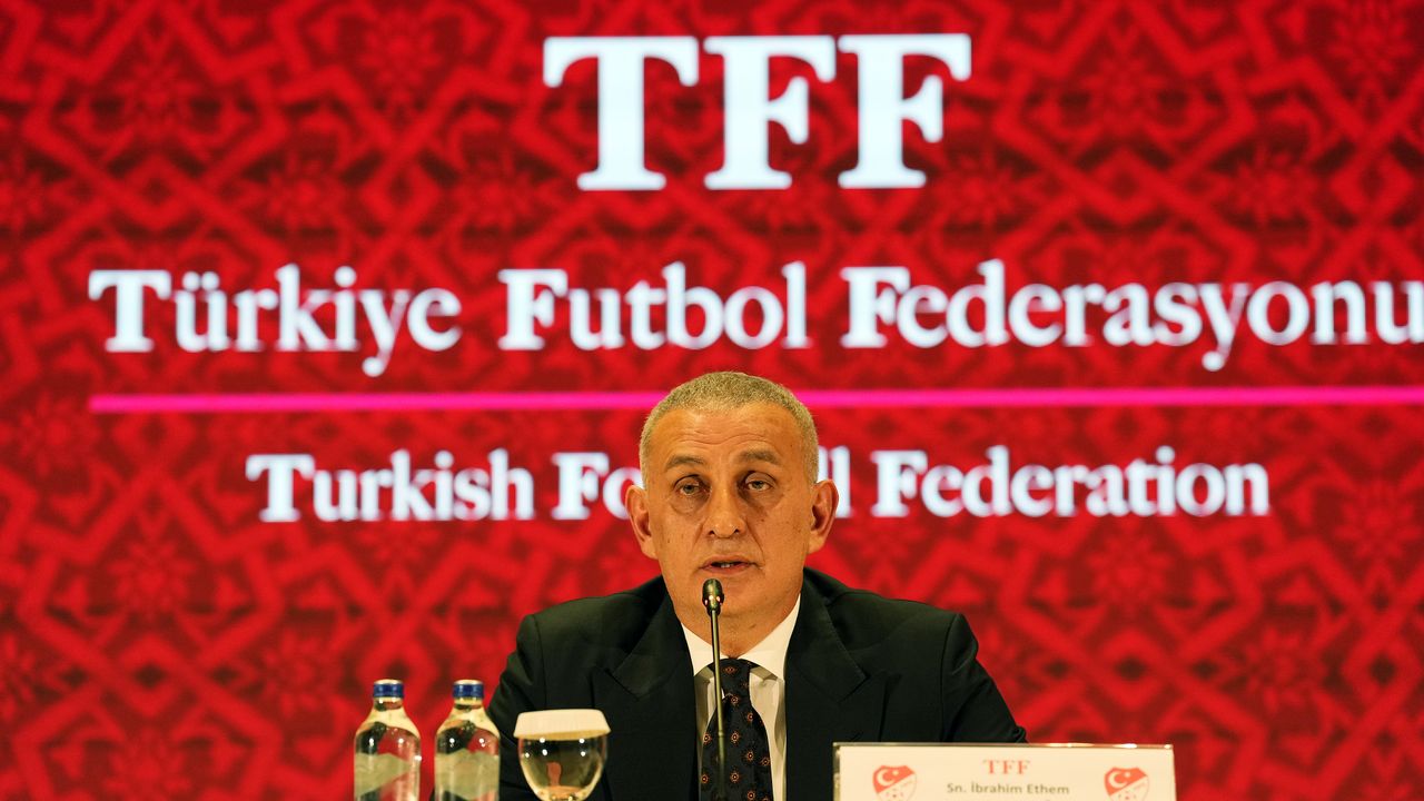 TÜRK FUTBOLUNDA NELER OLUYOR?