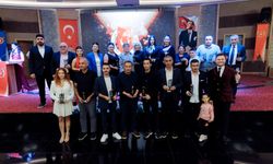 ALANYA'DA GAZETECİLER ÖDÜLLERİNİ ALDI