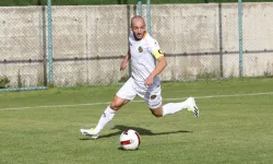 EFECAN, MARTI'YA İMZA ATTI