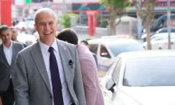 BAŞKAN ÖZÇELİK YOL AYRIMINDA