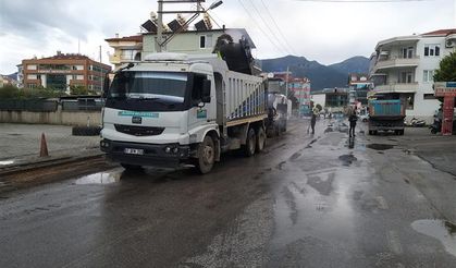 ALANYA BELEDİYESİ ASFALT YENİLEME ÇALIŞMALARINA TOSMUR’DA DEVAM EDİYOR