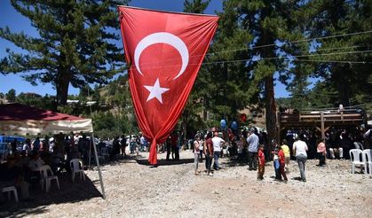GEVNE'DE TÜRKÜ ŞÖLENİ VAR