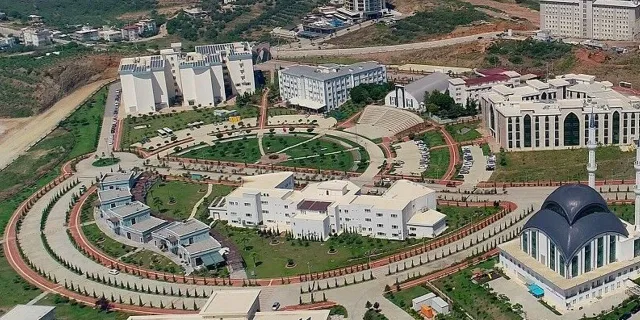 ALKÜ’DE AYTEMİZ SAHNE BAŞLIYOR!