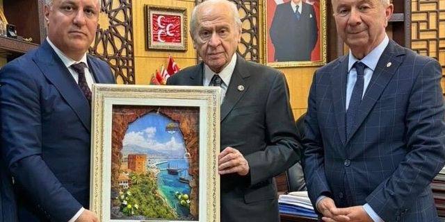 BAŞKAN ERDEM, ALANYA DOSYASINI BAHÇELİ’YE SUNDU