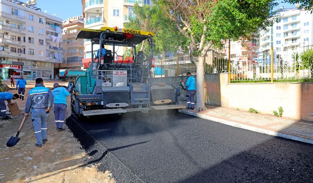 ALANYA BELEDİYESİ'NİN SICAK ASFALT ÇALIŞMALARI SÜRÜYOR