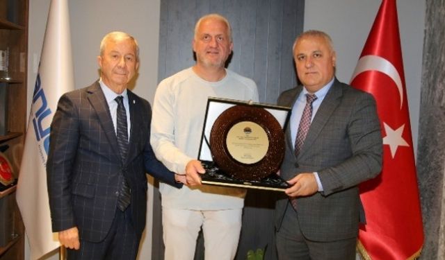 VERGİ REKORTMENLERİNE PLAKETLİ TEŞEKKÜR