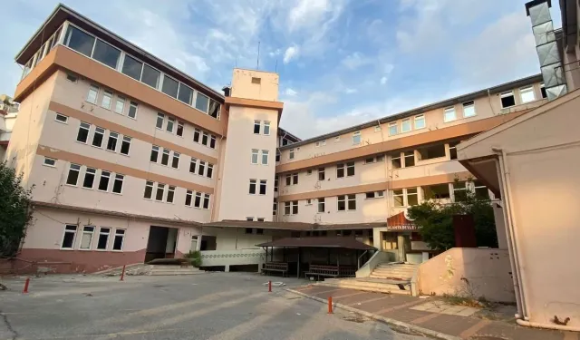 ALANYA'DA 32 YILLIK TESİS YIKILIYOR