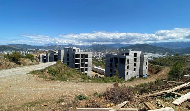 GAZİPAŞA'DA TOKİ YÜKSELİYOR