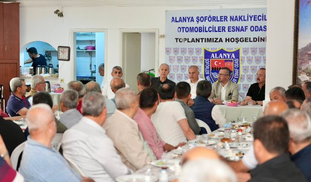 BAŞKAN ÖZÇELİK, YENİ SEZON İÇİN TAKSİCİLERLE BULUŞTU