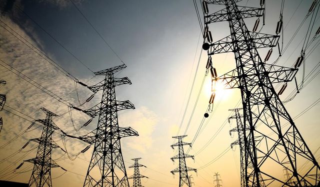ELEKTRİK AKIMINA KAPILIP YAŞAMINI YİTİRDİ
