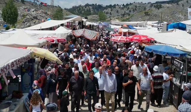 MHP'DEN GÖVDE GÖSTERİSİ