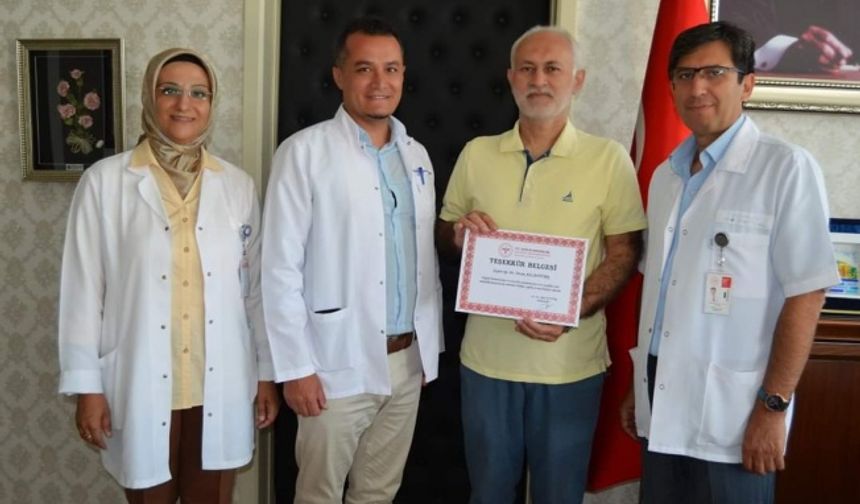 30 YIL HASTANEYE EMEK VEREN HEKİME TEŞEKKÜR PLAKETİ