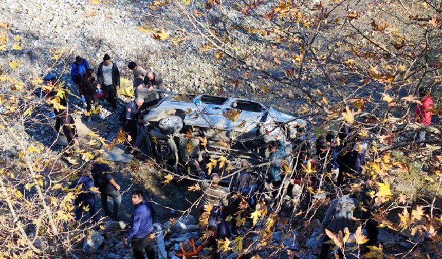 DEMİRTAŞ'TA ARAÇ ÇAYA UÇTU
