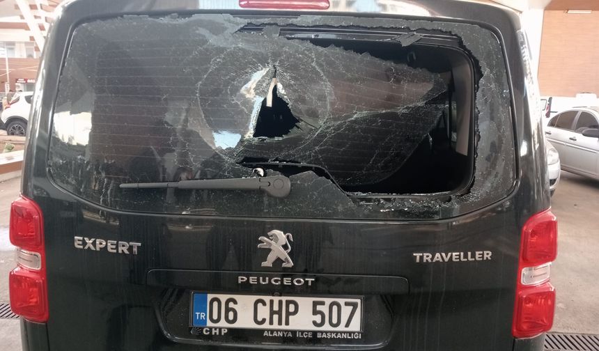 CHP aracına saldırı