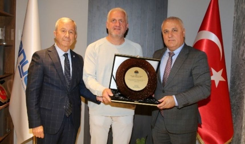 VERGİ REKORTMENLERİNE PLAKETLİ TEŞEKKÜR