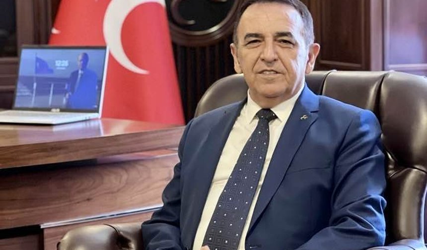 'TÜRK MİLLİYETÇİLERİ DEVLETİNİN YANINDADIR'
