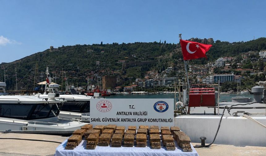 ALANYA'DA 40 MİLYON TL'LİK MACUN ESRAR ELE GEÇİRİLDİ