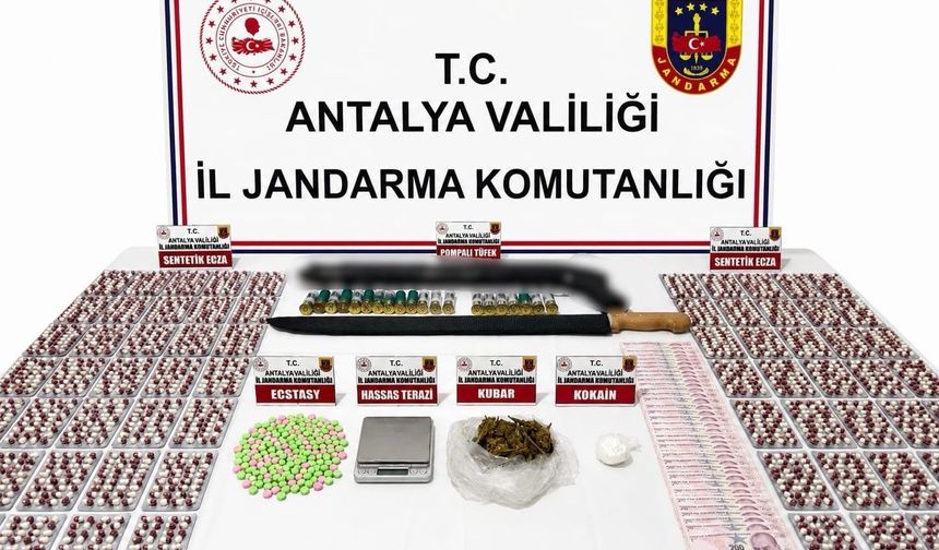 ALANYA'DA UYUŞTURUCUDAN TUTUKLANDILAR