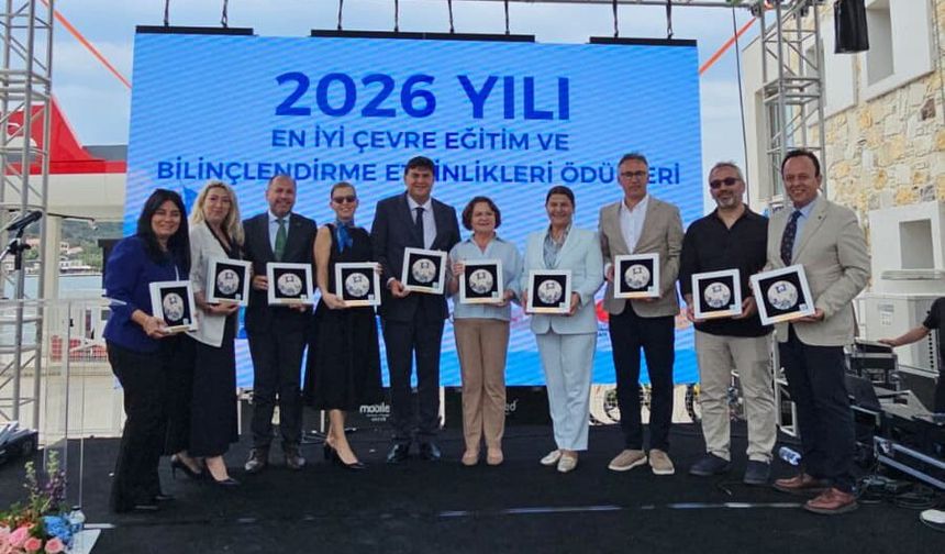 ALANYA’YA 79 MAVİ BAYRAK VE ÇEVRE EĞİTİMİNDE BİR ÖDÜL DAHA