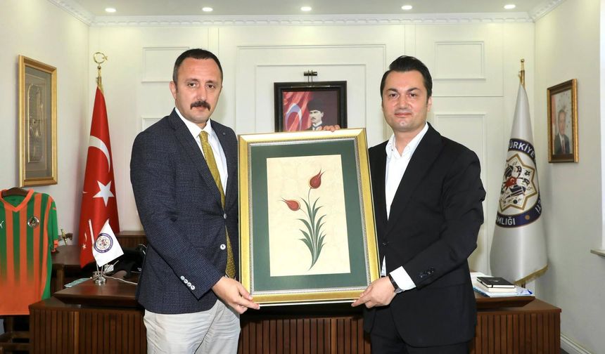 BAŞSAVCI ÖZTÜRK'TEN VEDA TURU