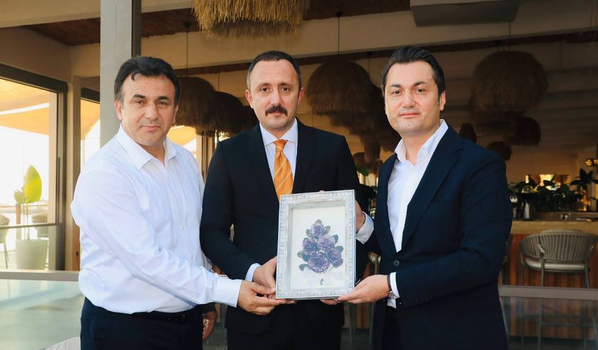 BAŞSAVCI ONURUNA YEMEK DÜZENLENDİ