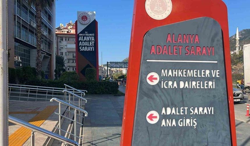 ŞÜPHELİLER ADLİYEDE