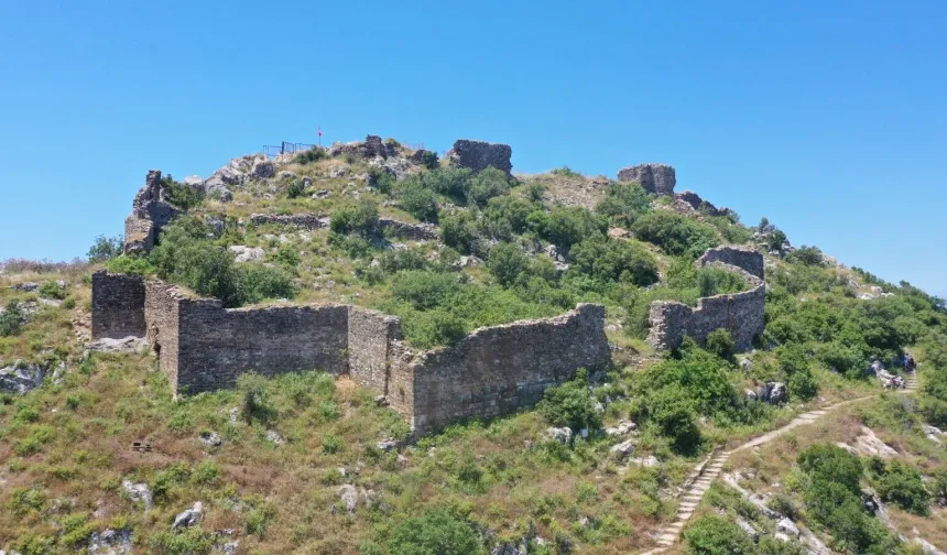 GAZİPAŞA KALESİ'NE ÇİRKİN SALDIRI