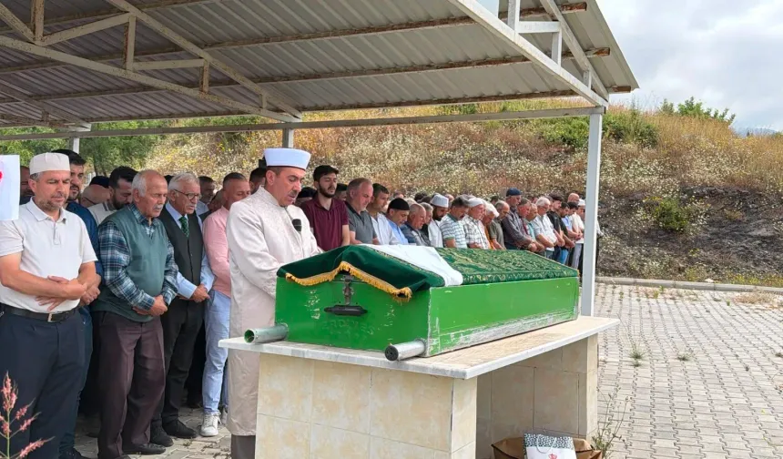 HAYRİYE ARIKAN SON YOLCULUĞUNA UĞURLANDI