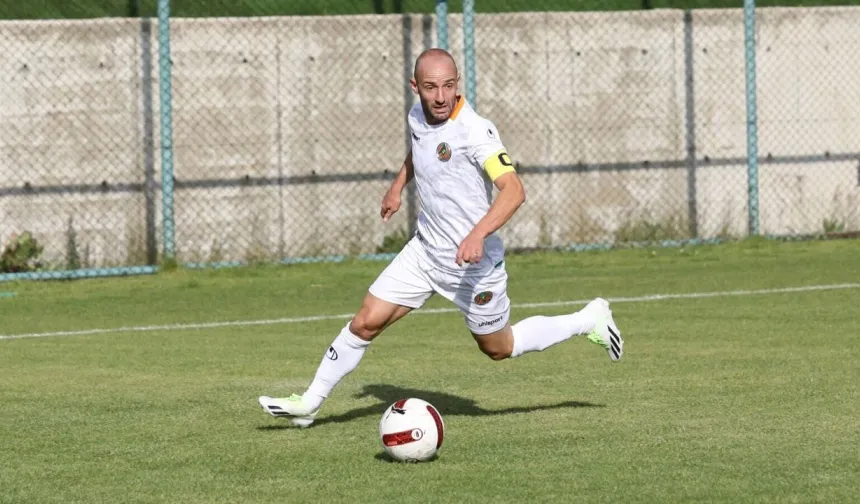 EFECAN, MARTI'YA İMZA ATTI
